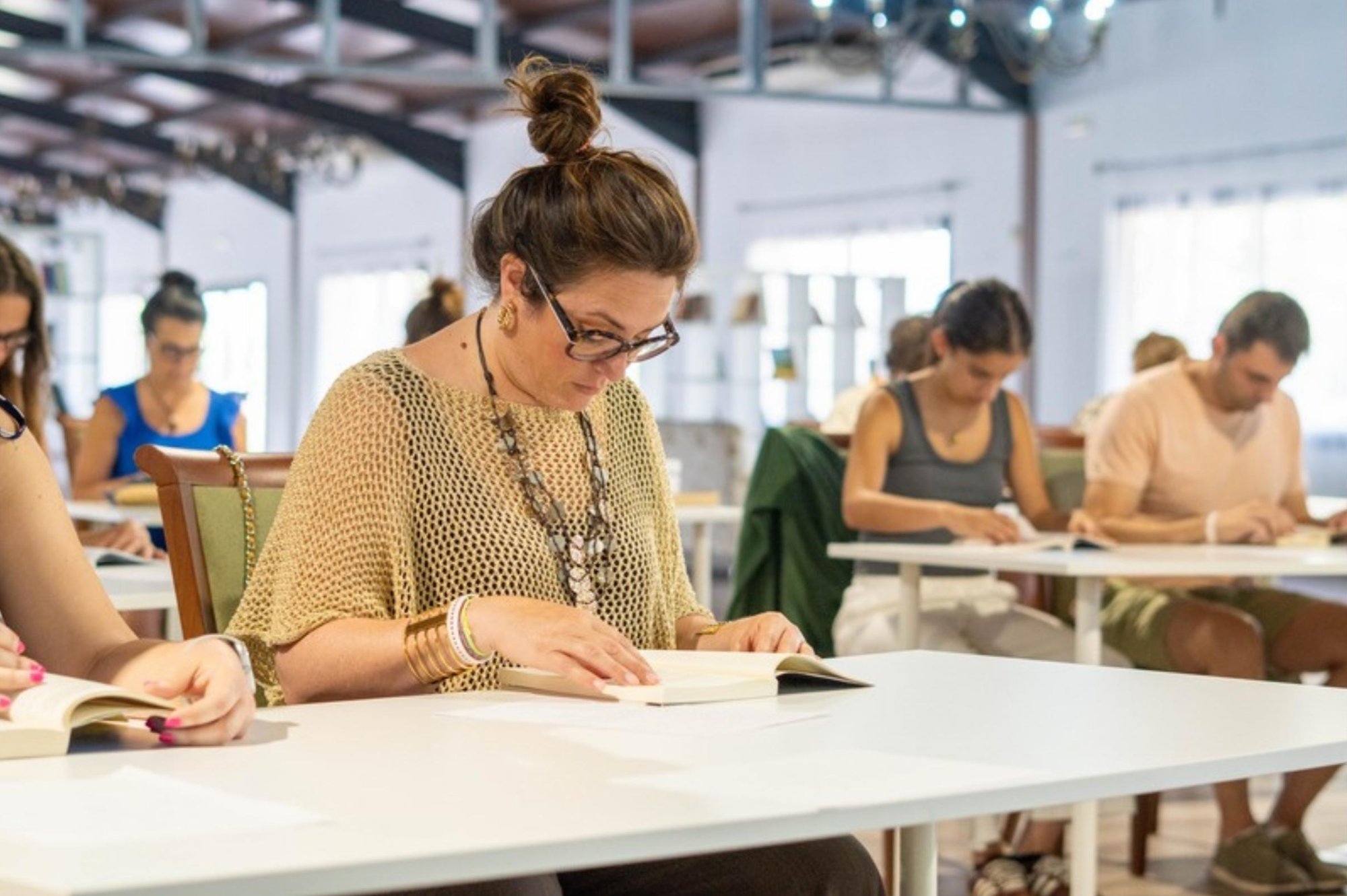 El aula del Masterclass, el grupo concentrado en la lectura