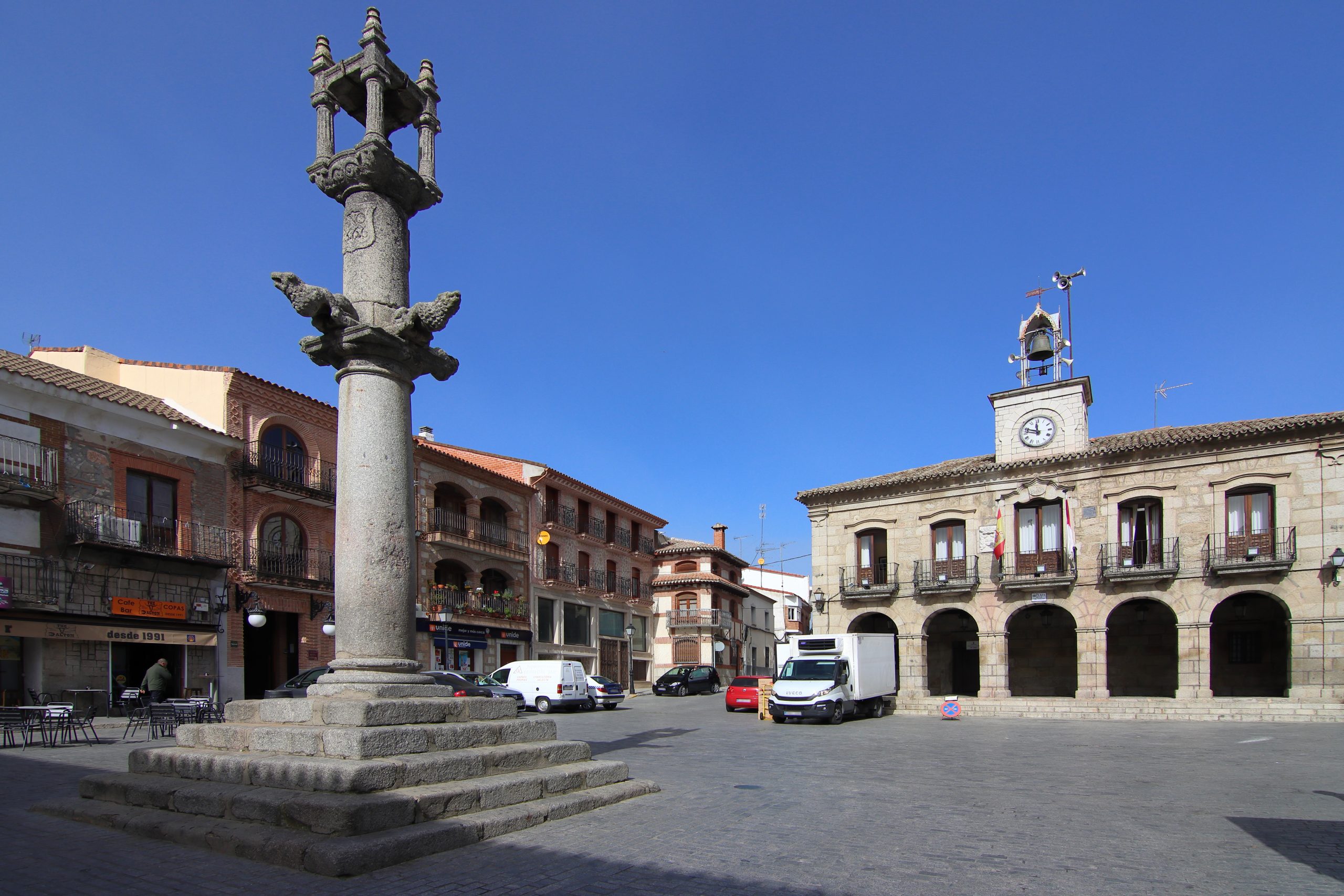 Almorox plaza