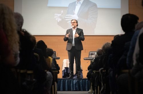 Filippo-Rossi-Comunicazione-sul-Palco-3-1.jpg